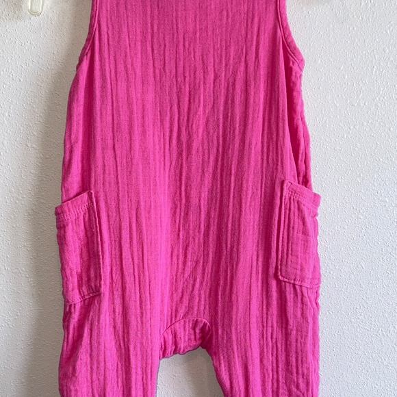 Old Navy Muslin Cotton Hot Pink Romper Infant Baby Girl Size 6-12 Months - Picture 6 of 8
